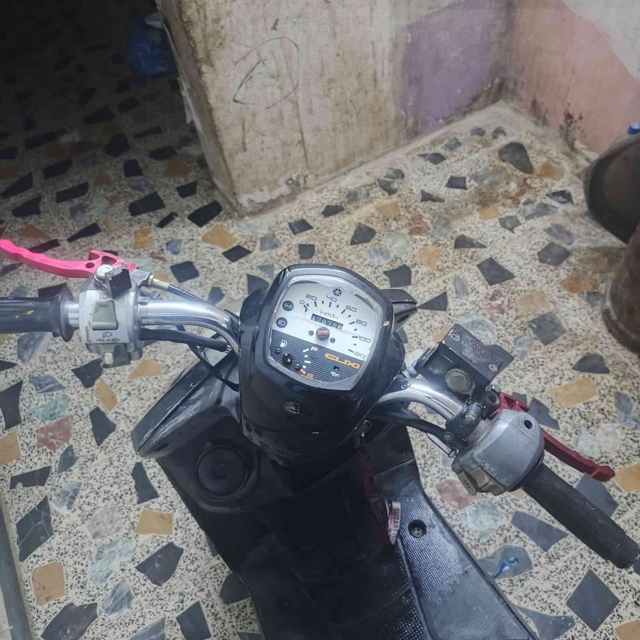 السلام عليكم دراجةللبيع بوليس نضيفة بس بي نواقص محرك مجفت مرة وحدة محرك حلو شلعة ومعدل خير من الله. أوراق موجودة السعر 350 وبيهة مجال العنوان بغداد سبع قصور رقم بي ولا ساب*********** وترهم مراوس بعدلة
