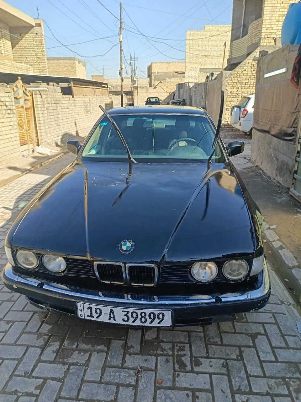 السلام عليكم بي ام للبيع بدي ٧٣٠ مكينه ٧٣٥ سياره حلوه جاهزه هزه جديده سنويه بسمي مصفره من كلشي طخم تاير جديد قبل اسبوع شديته مكاني بغداد العبيدي رقم ***********
