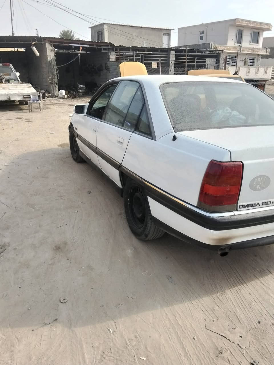 السلام عليكم اوبل اوميجا للبيع جير ومحرك غير من الله تخوم تاير نظيف مكاني دوره هو رجب السعر 35 وبيها مجال ***********
