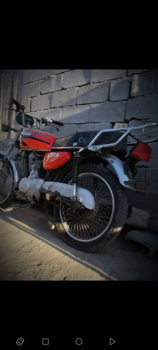 عليكم دراجه ايراني تايكر جبيره دراجه تخبل الله شاهد بس تركته ورجعت عليه اشغل متشتغل طافيه  وقمجي مال كابريتر ما رابطه كابريتر وصخ مكاني بغداد الدوره  سعر 215 بيها مجال رقمي ***********
