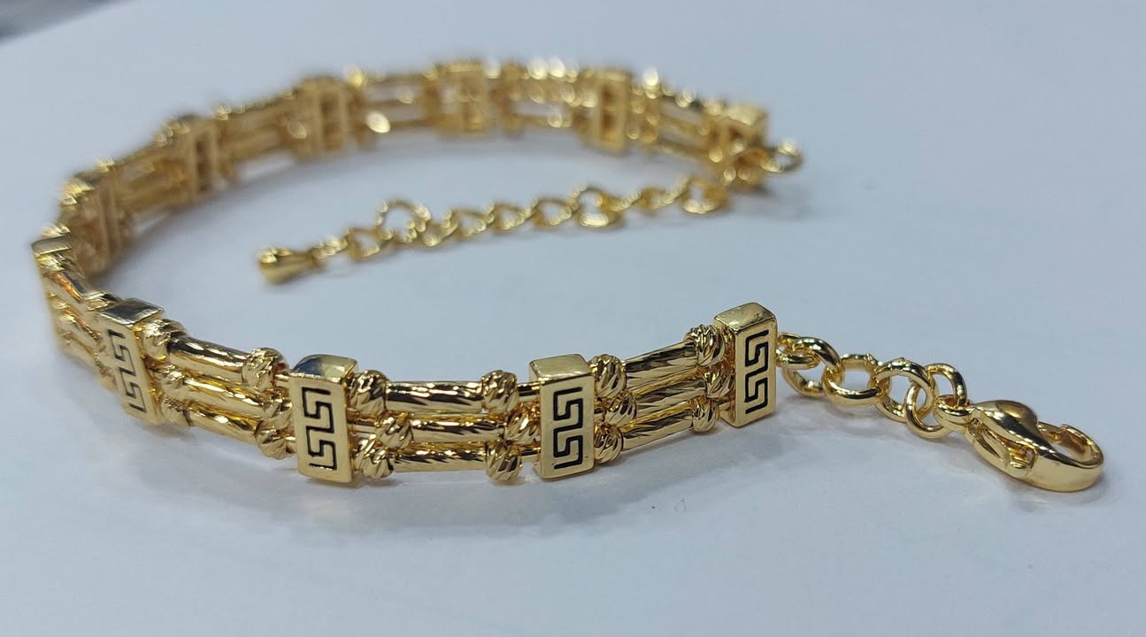 سوار العصا الرومانية مطلي ذهب مطعم بالمينا السوداء وعصا جدار القلعة 
👑 ضد الماء

💙 ضمان حقيقي لمدة سنتين 

😊 جوده في التصميم

🎁أمن للبشرة 

☎️للحجز *********** واتس اب او مراسلة الصفحة
