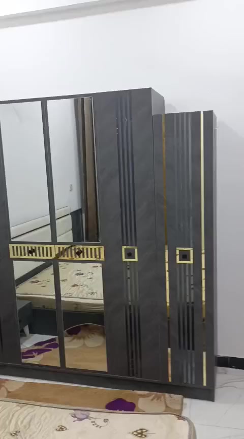 سلام عليكم غرفه تركيه جديده ما مستعمله هوايه 
خمس قطع نضافته100٪ عنوان بغداد ***********
