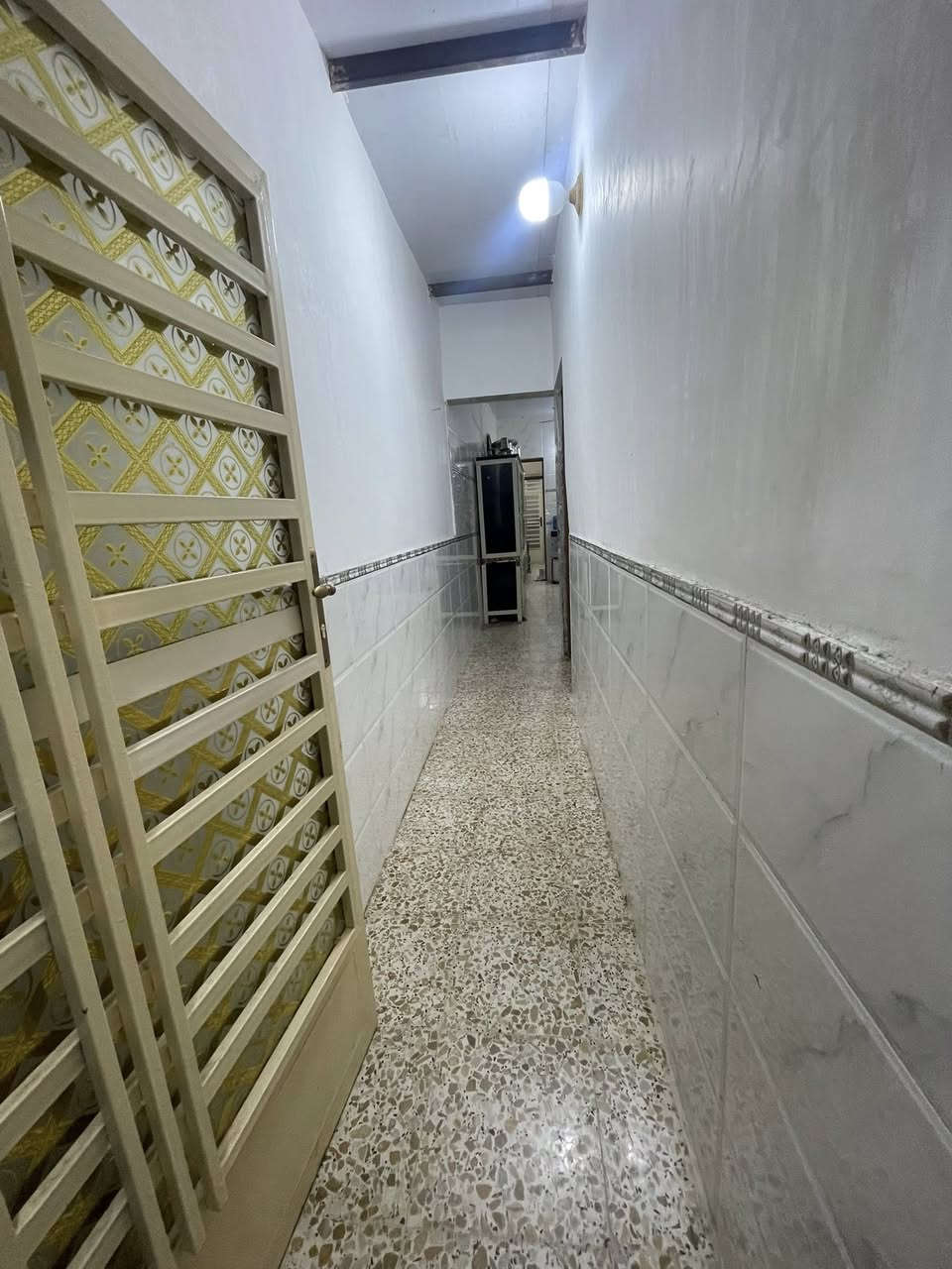 دار للبيع المساحة 100 متر ✅
حي البساتين حي السلام 
شارع ابو رحاب سند اصفر 
✅ملاحضة سقف سندويج 
البيت جديد بناء 2025
السعر 45 وبي مجال ✌️
للاستفسار ***********
