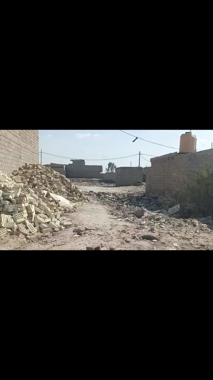 السلام عليكم قطعه ارض اليبع مساحة 200 الواجهه 10 ونزال 20 العنوان بين سبع اقصور والحميديه يطلع عليها من فرع كريش بلنهايه السعر 8 مليون بيها مجال شراء الاستفسار ***********
