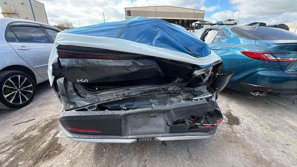 السلام عليكم  خواتي سياره k4 مديل 2025. مواصفات Le شاشه بصمه السعر واصل عمان الحر 115$ وبي مجال للطيبين 
للستفسار رقم الهاتف ***********
