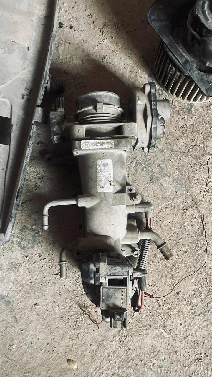 قطع غيار فورد فكتوريا الاسعار عل الخاص ماسنجر متواجد ارقام اتصال وات ساب ***********. ***********
