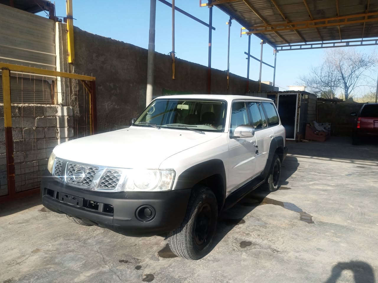 السلام وعليكم نيسان باترول 2008 مزاد النجف رقمها مميز (28A85888) مكفوله من الحادث والصبغ فقط باب الخلف السايق صبغ خارجي بدون دواخل تبريد مشتغل معامله ترقيم ودافع الرسوم كامله الاستفسار ***********
