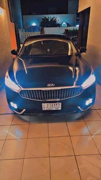 ماشيه 37900 ميل  كادنزا امريكي موديل 2017 مكينة 6سلندر فول مواصفات 1\1...