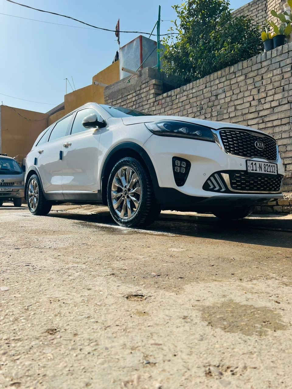 السلام عليكم مراوس بسياره لاندكروز سورنتو ٢٠٢٠ مكفوله ٦ سلندر ماشيه ٨٩  قابله للزياده فول موصفات  ***********  مكان السياره ديالى بعقوبه شرط التحويل اكرر مراوس لاندكروز
