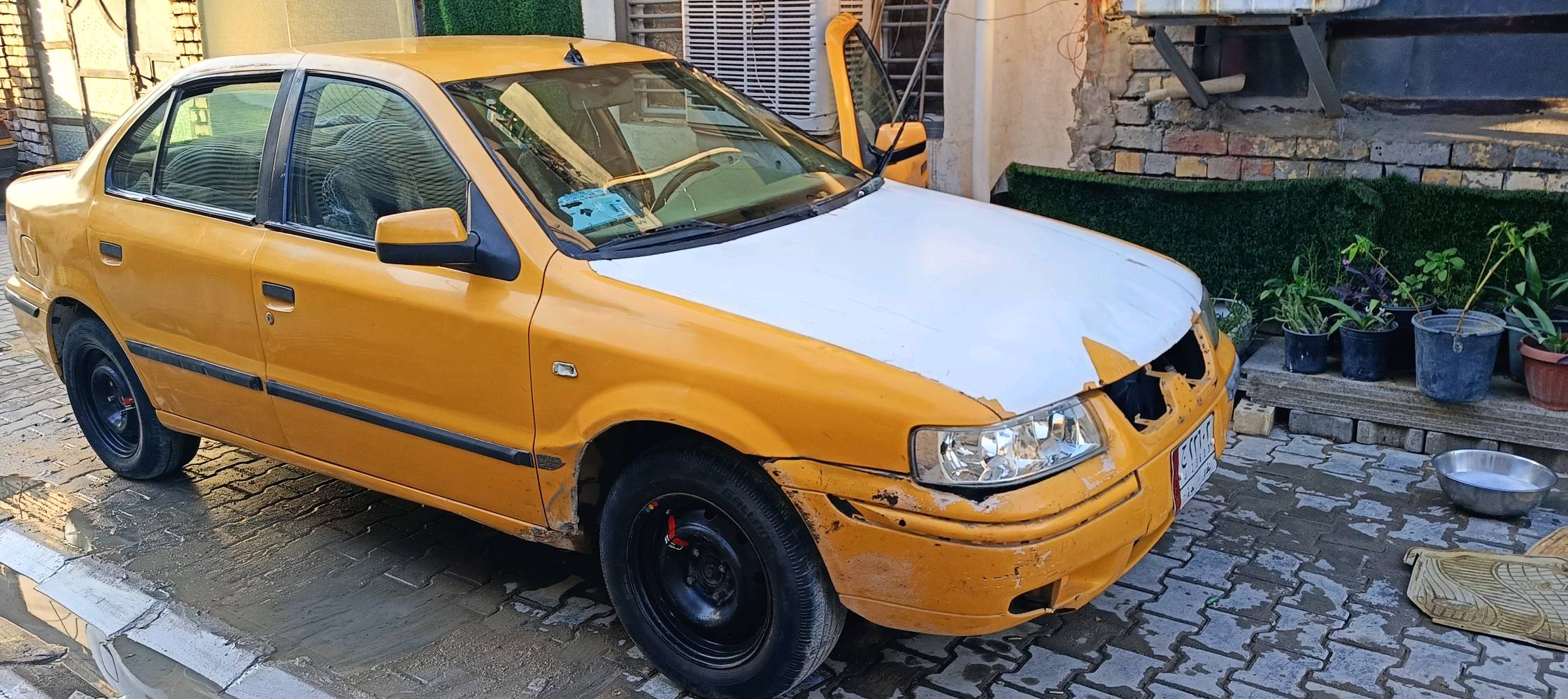 سمند موديل 2011 مكفوله محرك وكير وصدر جاهزة
هيئة وغرامات مصفرة شرط تحويل 
السياره فيها نواقص بسيطة