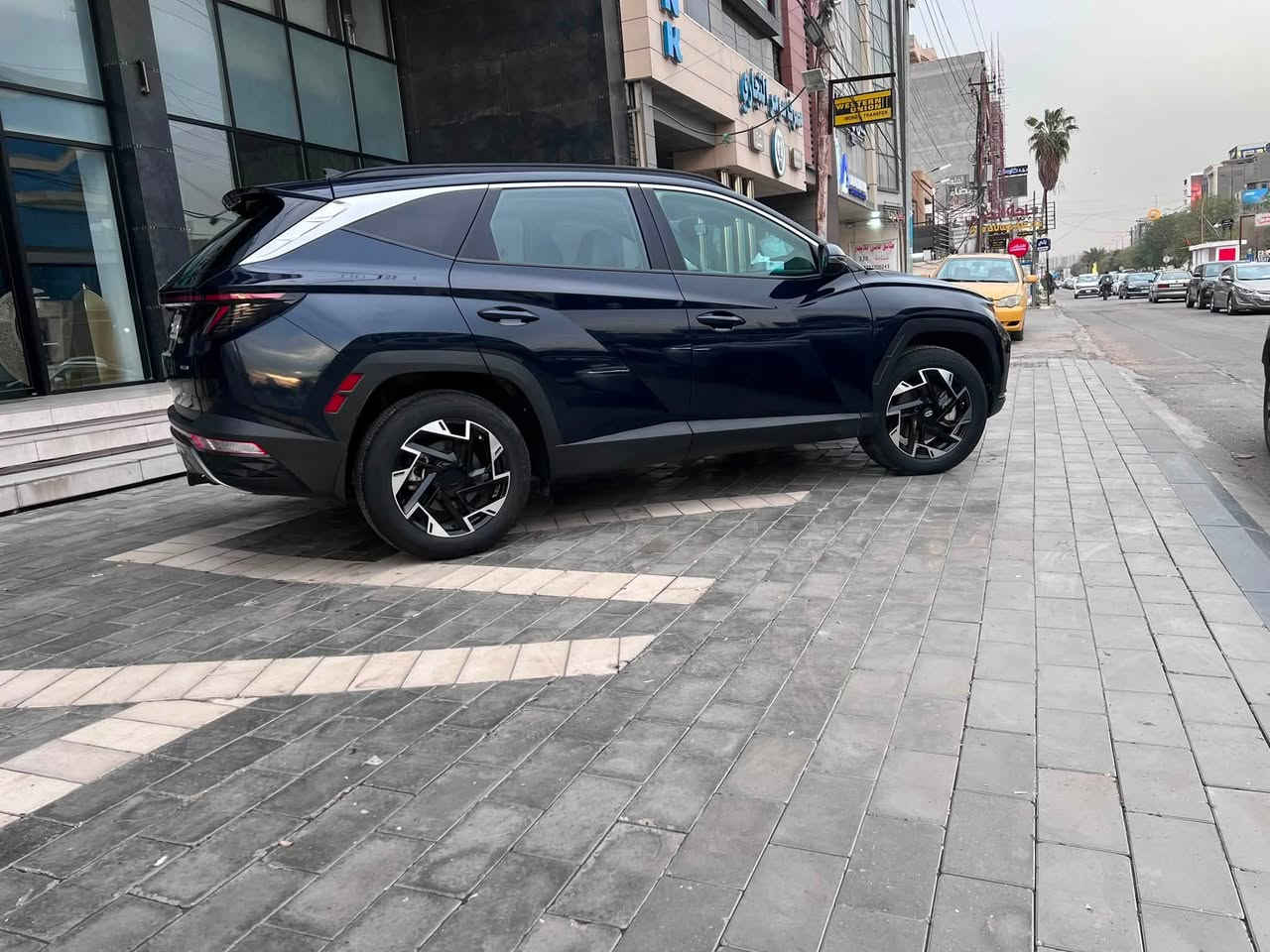 HYUNDAI TUCSON 2024
هيونداي توسان 
  
محرك 2500
الموديل2024
           
           ====== الاضافات👇👇

فتحه بانوراما 
شاشه كبيره نفكيشن
بصمه
رادار امامي + خلفي + جانبي
قياديه ذاتيه
توقف ذاتي
مانع تصادم
تحديد مسار
نقاط عمياء
كامره خلفيه
كراسي  جلد 
كرسي كهرباء 
كراسي تدفئه
ستيرن تدفئه
مثبت سرعه
تحكم ستيرن
نظام قياده ذاتيه
تشغيل عن بعد سياره
هاند بريك كهربائي
اوتو هولد

دفع رباعي 4X4
باب خلفي صندوك كهرباء
اضويه اماميه زنون LED
كشافات ضبابي LED
اضويه خلفيه LED
نظام GPS خرائط
3 انظمة قياده NORMAL/ECO/SPORT
بلوتوث 
مدخل USB + AUX
عداد الماسفه 22 الف كيلو متر
تراي اخو الزيرو
حادث جدا خفيف حافه الجاملغات الاماميه
صور الحادث موجوده
يرباك برده فقط
للتواصل /  ***********
