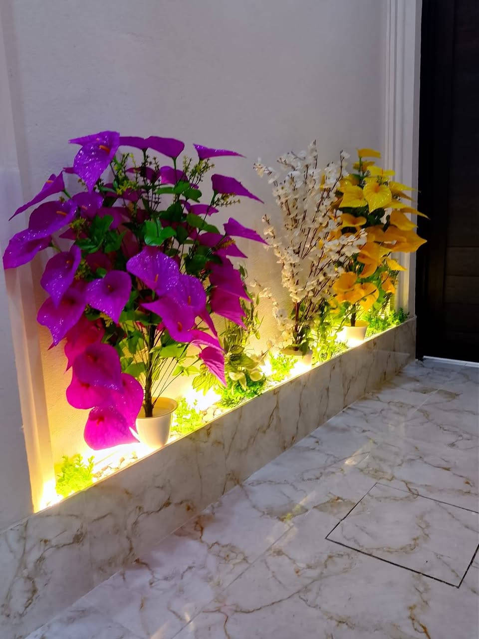 اللهم صل على محمد وآل محمد الطيبين الطاهرين 
مشتمل للبيع زراعي مشمول بالتطويب مرقم من البلديه في حي الخضراء مقابل المعارض المساحه ١٠٠م ٥×٢٠ خدمات كامله عرض الشارع ١٢ متر  يتكون من استقبال ومطبخ وصاله وغرفه نوم وصحيات خارجيه داخليه وبيتونه بكد الصاله الجوه تصير غرفه بناء حديث درجه أولى جاهز للسكن اي استفسار الاتصال ع الأرقام 
***********
***********
