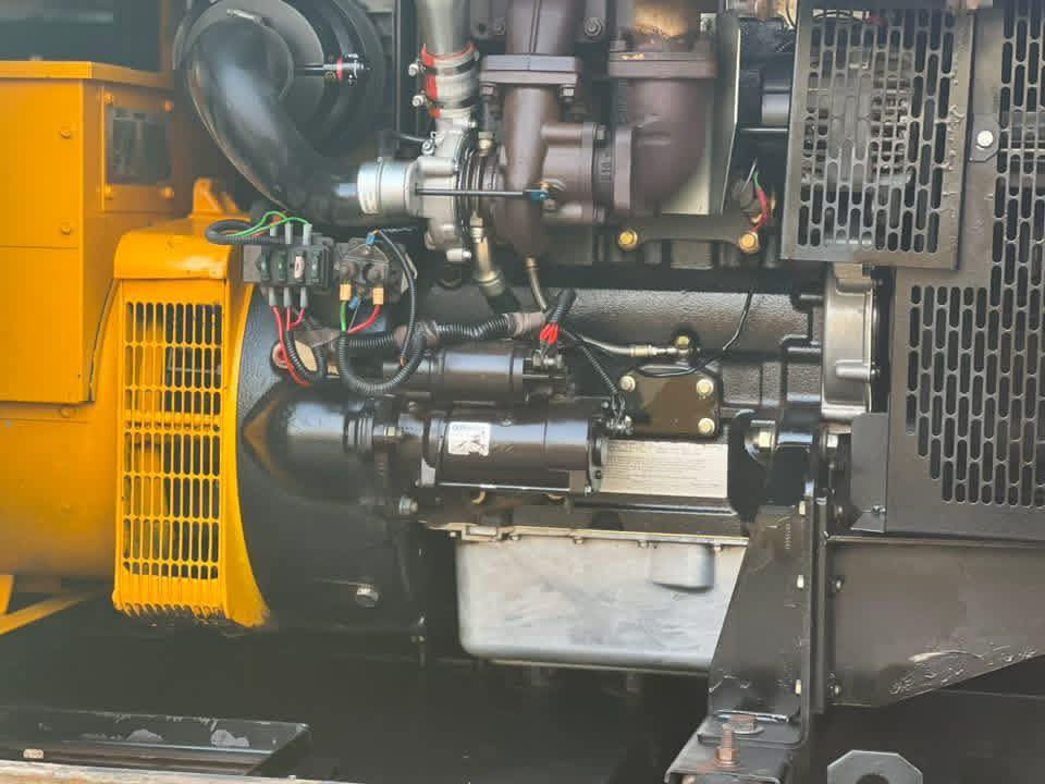 تحيه طيبه
مولد بيركنز 3بستم سوبر إنكليزي الأصلي 🇬🇧
القدره   50kv 
نوع التوليد لوري سومر فرنسي 🇫🇷
كاتم نسبه 85‎%‎100
المولد مشروط من التنقيص والبخار شرط الحمل
مع سستم برودكشن كامل للحمايه 
وإطفاء وتشغيل ذاتي 
للاستفسار 
***********
