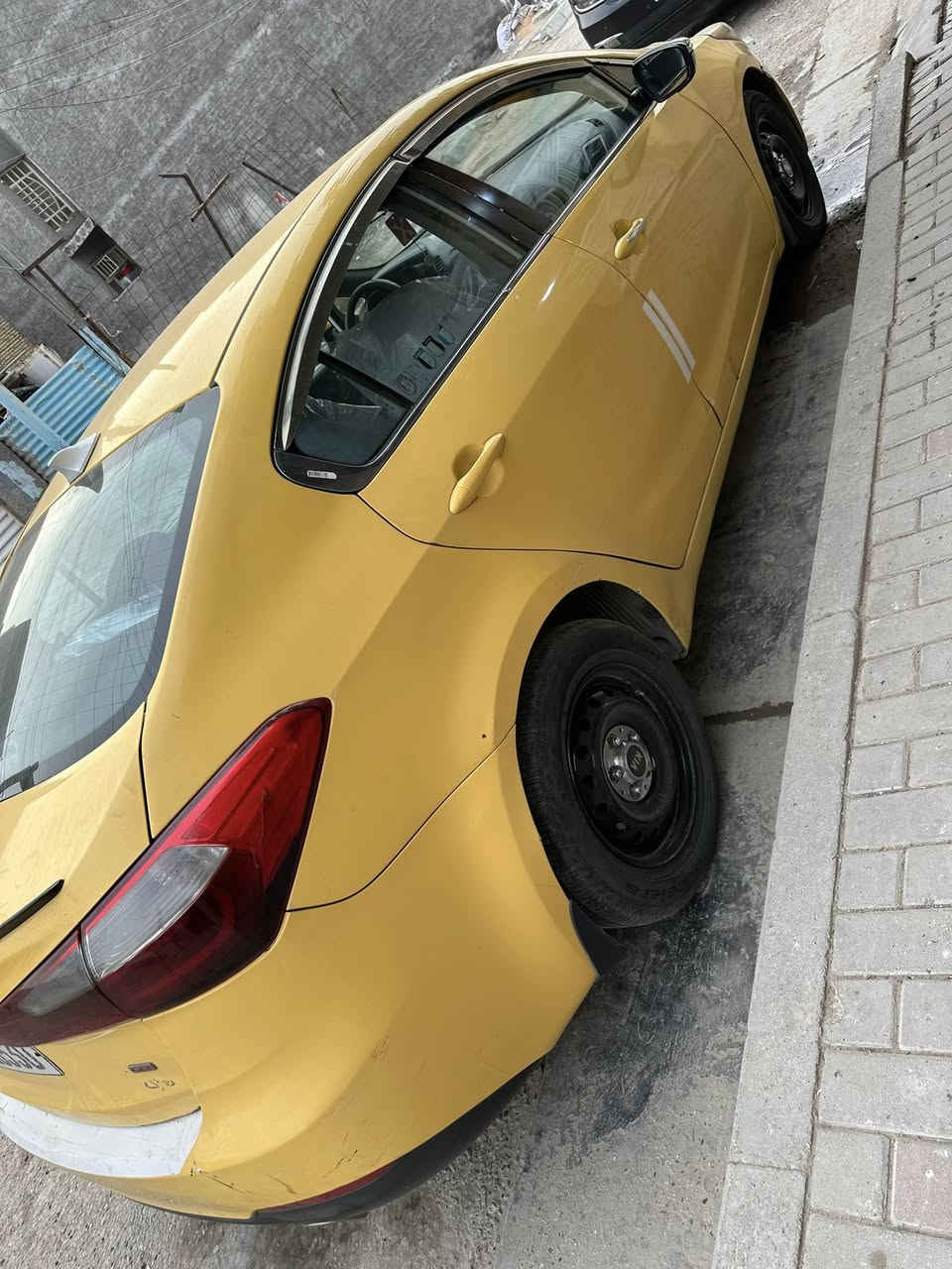 فورتي 14
محرك 2000gdi
رقم بغداد باسمي 
حادثها صفحة العبري بيها تبديل للبيع
اي استفسار اتصل ع رقم
***********
مكاني الحسينية 
السعر96
