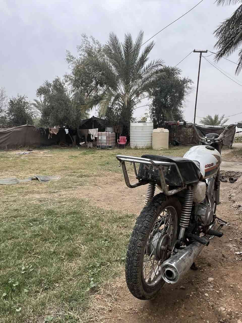 السلام عليكم دراجه للبيع ارشه كلك مكاني حله محاويل ناحيه الأمام لشراي يتصل علا رقم ***********
