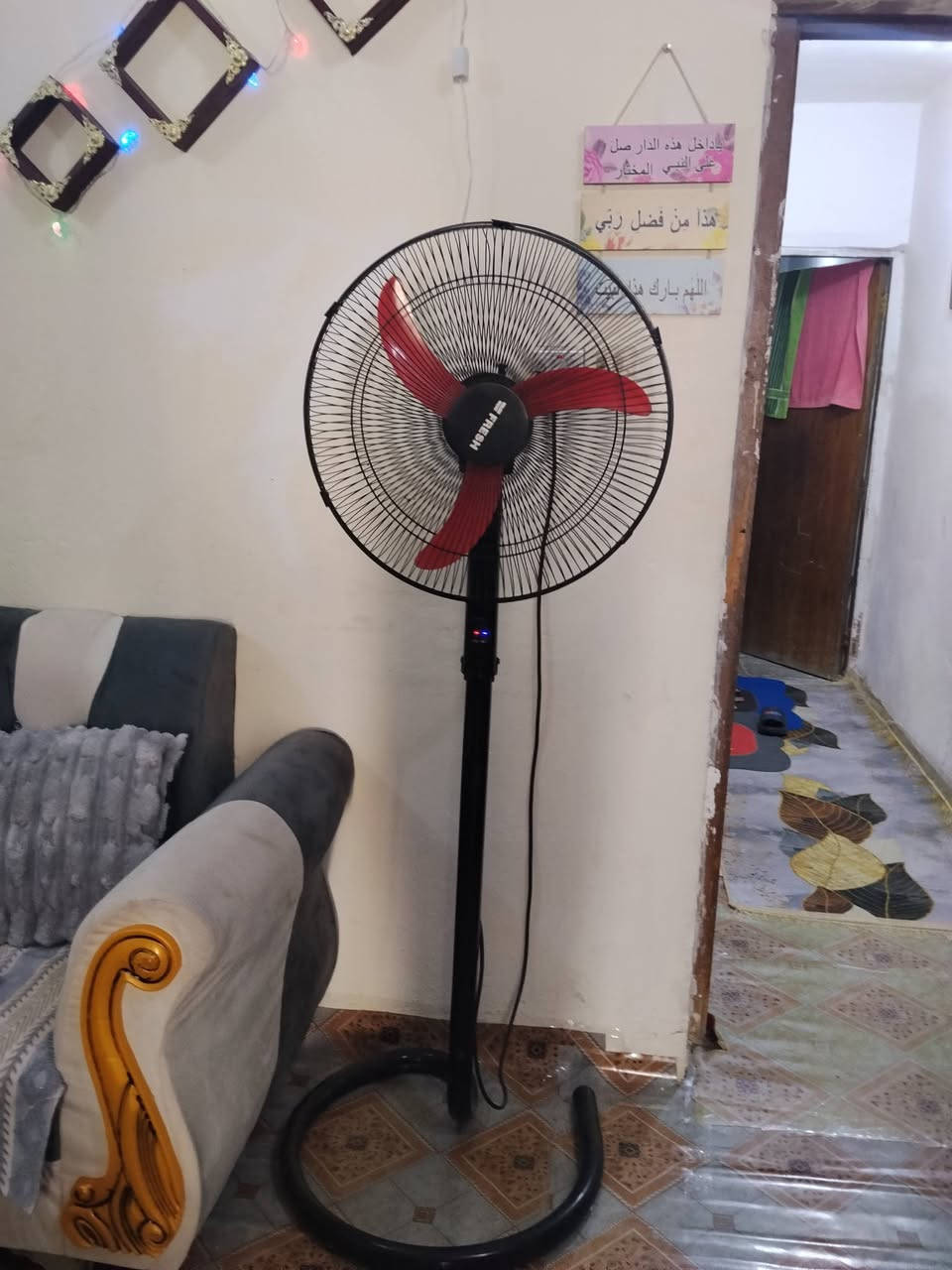 السلام عليكم عندي اغراض مسعجله علئ بيعتهن المجمدة ب250وبيها مجال صار شهرين من اخذتها والكنتور ب125وبي مجال والجربايه ب50وبيها مجال صاج تفاصل وسخان ب75وبي مجال والمروحه علئ لمس ب75 وبيها مجال والميز ب50وبي مجال مستعجله على بيعتهم لأن اريد اشيل *********** مكاني بغداد دولعي
