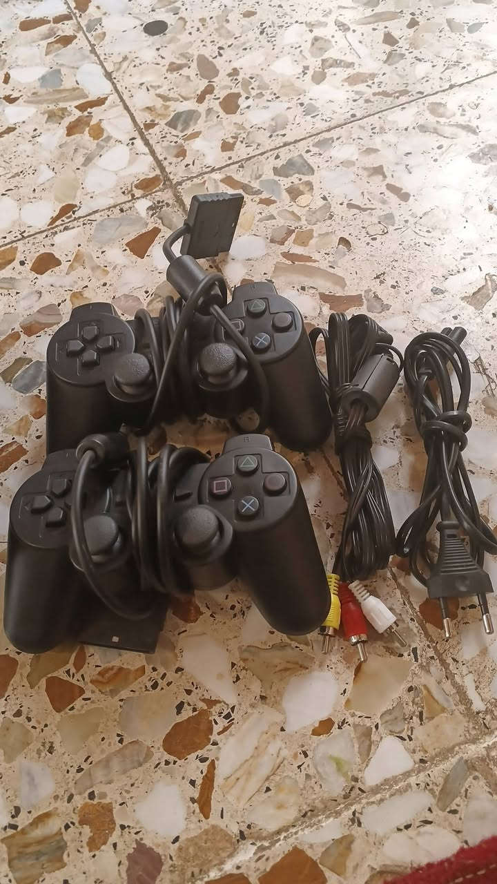 بلي تو للبيع استخدام يومين يعني نضيف وياه فلاش 64 وياه يده وحده وثاني شبه عاطله زائد ملحقاته كامله ب45 وبيه مجال *********** مكاني نجف
