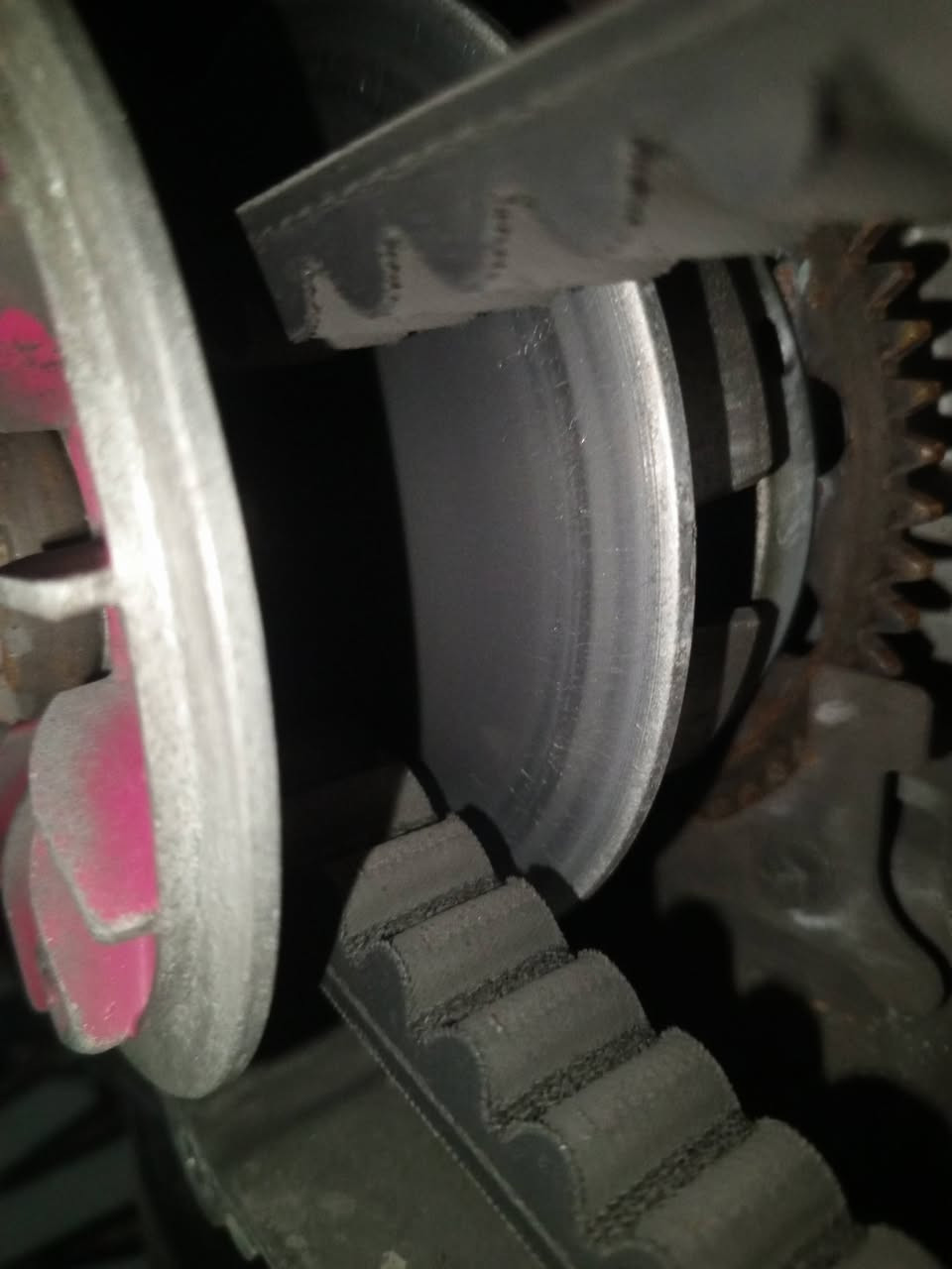 السلام عليكم زوج كلجات مطابق خرز وفايبرات وصفاك رياضي نضافة 90 بنز عالي مكان بغداد بلديات ***********
