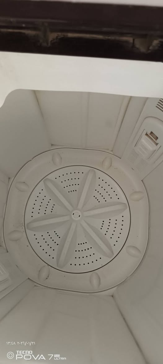 سلام عليكم غسالة للبيع شغاله كلشي ما بيهه 
عوزه بس ربله مال ماطول فقط وهيه شغاله العنوان/البصرة الكزيزه /سعر60بيهه مجال
هاتف***********
