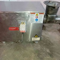 مثرامه مال لحم للبيع جاهزه شغاله بعدها  جديده يتصل 07713448485