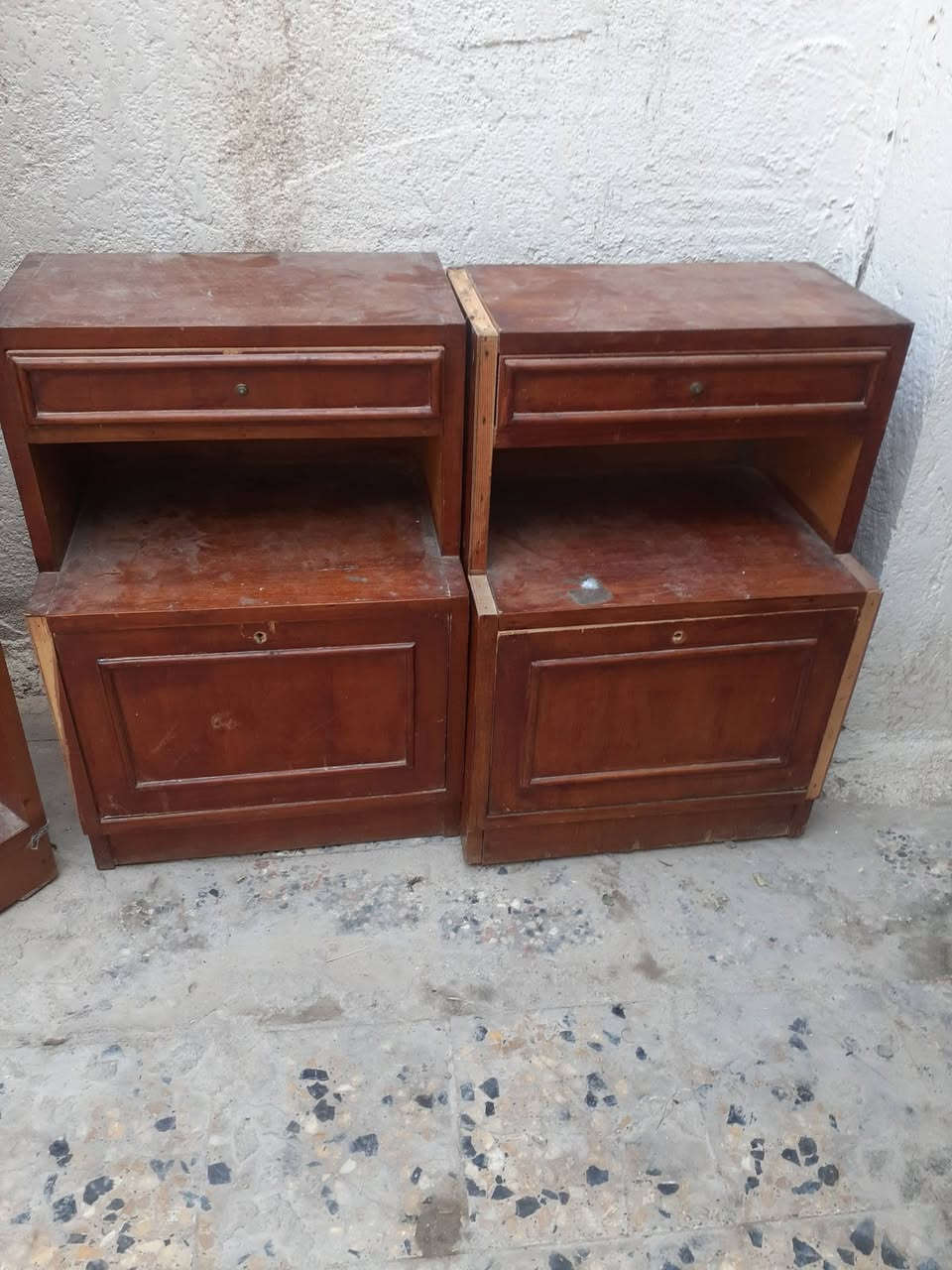 نواعم قيمهن وخذهن ماعندي مكان اخليهن ***********
