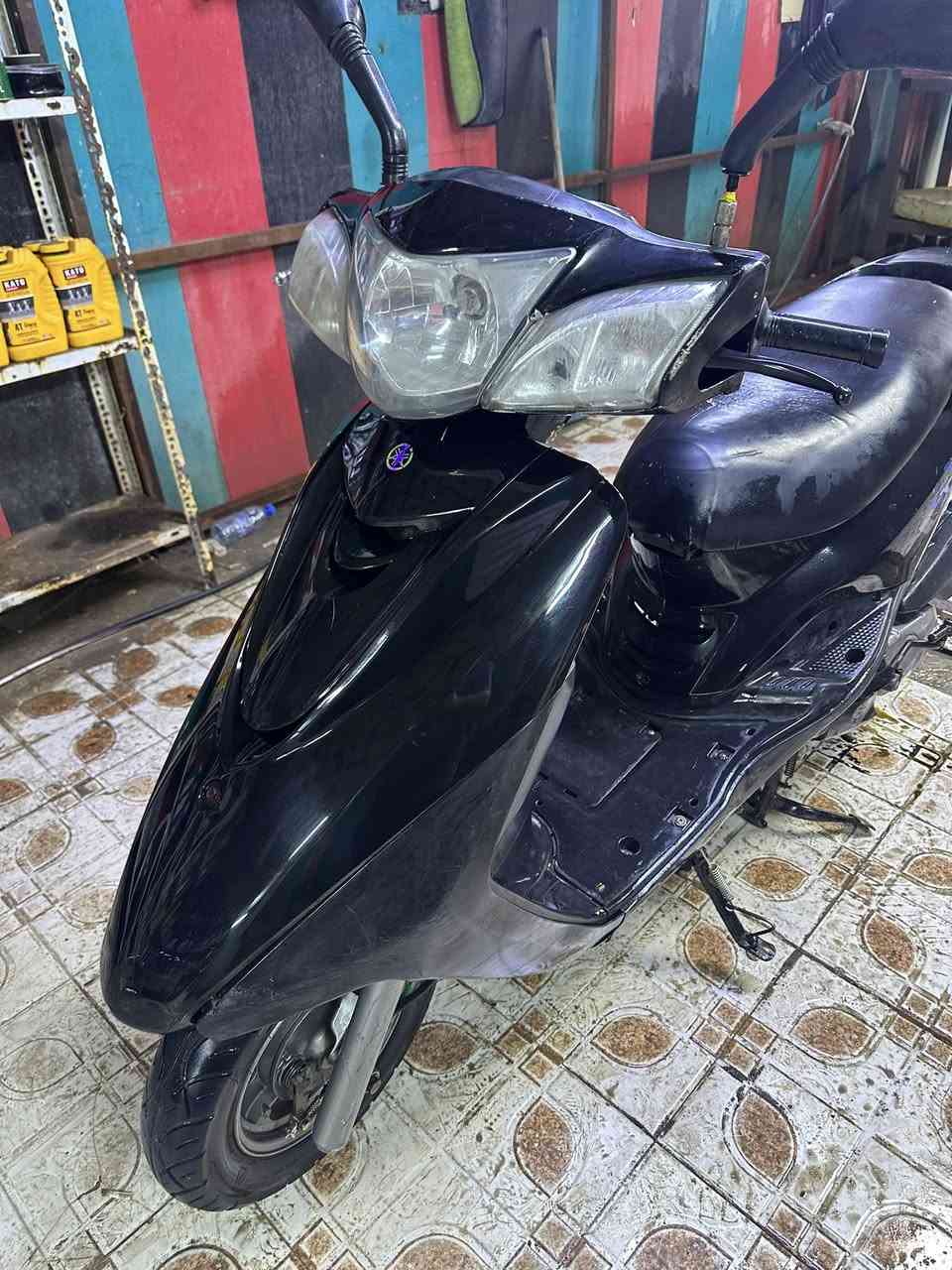 السلام عليكم دراجه بغبغاء مكفوله مكينه دراجه حلوه بيه بس صوت بل اكسل باقي مكفول كهرباء كله شغال 700 وبيه شويه مجال بكان الشعب ***********
