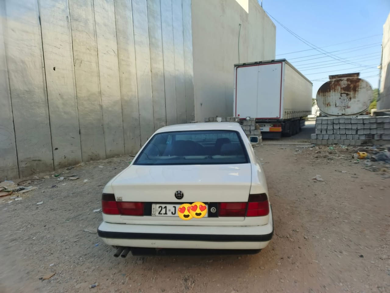 535 BMW 1991
گێرعادی
مەکینە فەل 
سەنەوی تا ٢٠٣٠ تازەیە بەناوی خۆمەوەیە ستیکەری بانزینی خانەقینی هەیە 
هەموو گیانی بەشەرت تەبرید لەسەر سویچ سڵاید چوار جام کارەبا هەموو گیانی بەشەرتە

***********
