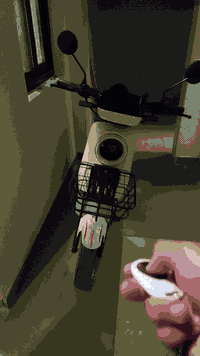 السلام عليكم R9 2026
نضام بك ترجع ليوره خمس بطاريات دبل تمشيك 50 كيلو بشحنه الواحده / نظام مانع سرقه / تشغيل كارت وبصمه وسويج نسختين / قفل ستيرن / حساس أمامي خلفي / سرعتها 109 / 4 گير / بريكات دهن عمبار دسك أمامي خلفي / دبلات هايدروليك دهن / شاشه الكترونيه تقره الاعطال/ بلوتوث منهه وبيهه وتحكمات بشاشه كلشي تشغل بيهه عل موبايل / وياله كروم ذهبيات / لد أمامي خلفي دبل اشاره لايت زنون عالي ناصي هورن / مستخدمه ٣ ايام الوصل مال معرض موجود عندي / سله أماميه وزن ثقيل اصليه حمل بيهه غراض وزوج مرايات ضايف عليهه / مكاني بغداد انطي سعر اذا عجبني ابيع ***********
