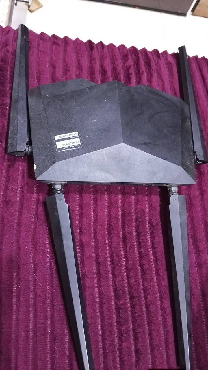 راوترات 3 للبيع شغالات نظافات واحد منهم ضوئي


**إذا كنت صاحب هذا الإعلان وتريد حذفه لأي سبب، رجاءا أرسل رسالة إلى الدعم الفني**