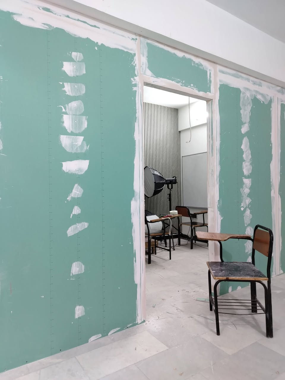 عرض ع الجبس بورد سعر المتر ٢٠الف مع التصليح
***********
