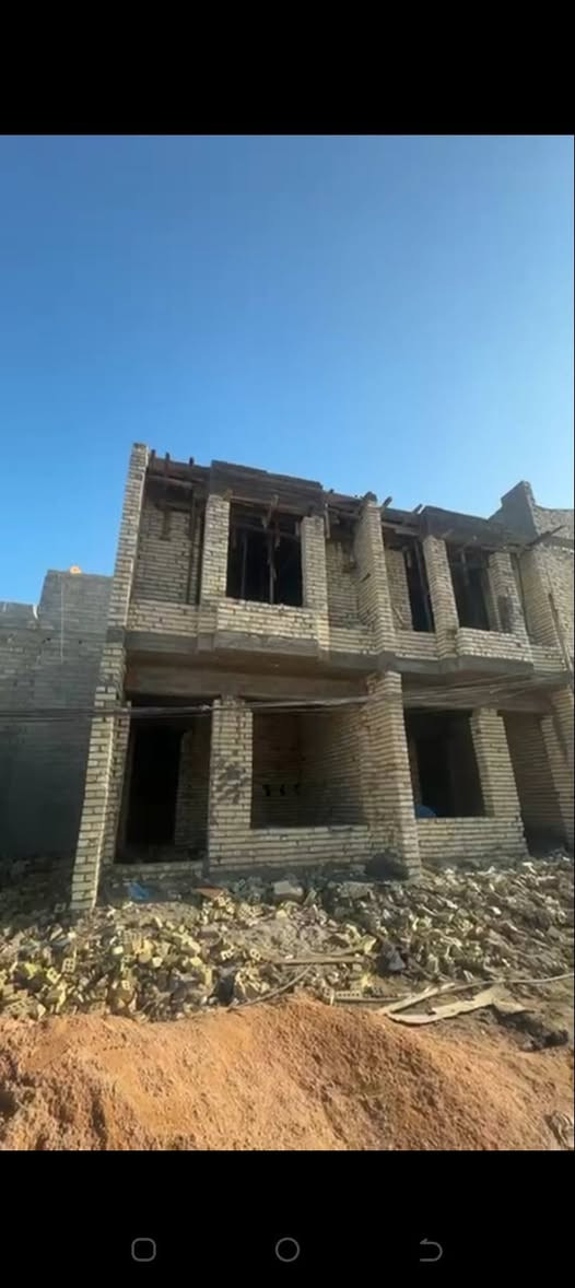 سلام عليكم    

 عرض للبيع 40متر عن الشارع العام 

           في منطقه الدوانم مقابيل اسويب 

تونات للبيع مساحه 50متر زراعي ملك صرف 

محتويات الدار 

      صاله ومطبخ وخدمات 

طابق الثاني غرف نوم 2 

بناء طابوك حديث مثل هاي الواجه يكمل 

تريده هيكل بسعر تريده كامل بسعر 

اي ستفسار اتصل بالأرقام بيهن واتساب 
***********
***********
للعلم طابو زراعي سند 25 ملك صرف
