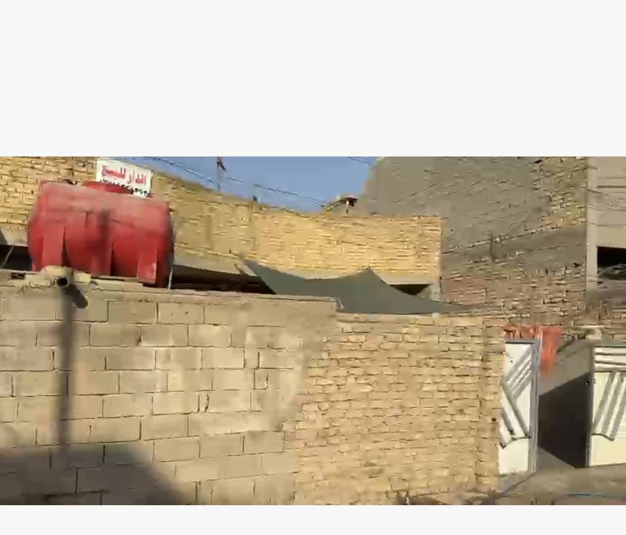 السلام عليكم بيت للبيع مساحه 260 مستوه الشارع زراعي خدمات كامله تبليط مجاري ماء كهربائ قريب عل شارع الوسط السعر 120 / ***********
