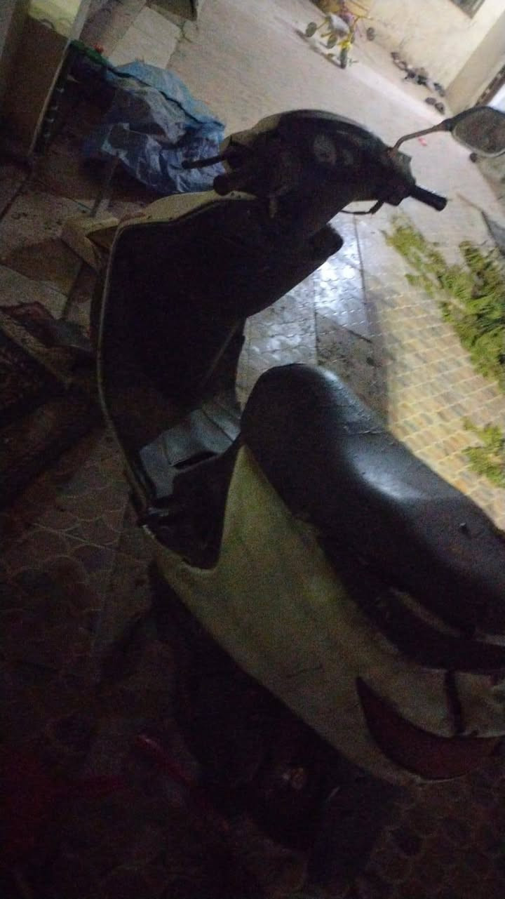 دراجه فراشه كلك جوم حديد فراشه شغاله كهربايات بس عوزه باتري تشحنه الكابريتر جديد التانكي جديد بل جيس تايرات جداد بس عوزه تجفيت سعر 150وبيه مجال مكاني الديوانية رقم الوتساب ***********
