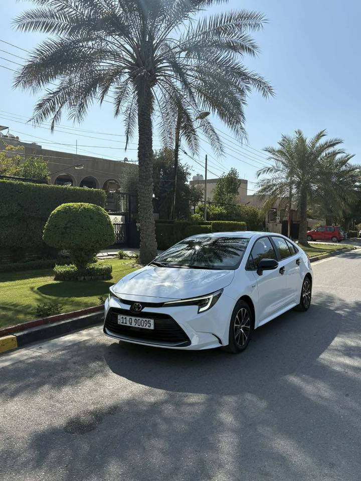 كورلا 2025 شكل الامريكي 
مكفولة من الصبغ والبارد فقط رصعة بالجاملغ 
فول مواصفات 1/1 كشن مخمل 
رقم بغداد مميز باسمي 
ماشية 9 الف سيارة جديدة جداً 
تبديلة دهن واحدة فقط وبانزين كلة محسن 
السعر 153 وبي مجال جداً بسيط للشراي 
مكاني بغداد الكرخ العامرية شارع المضيف 
للتواصل ***********
