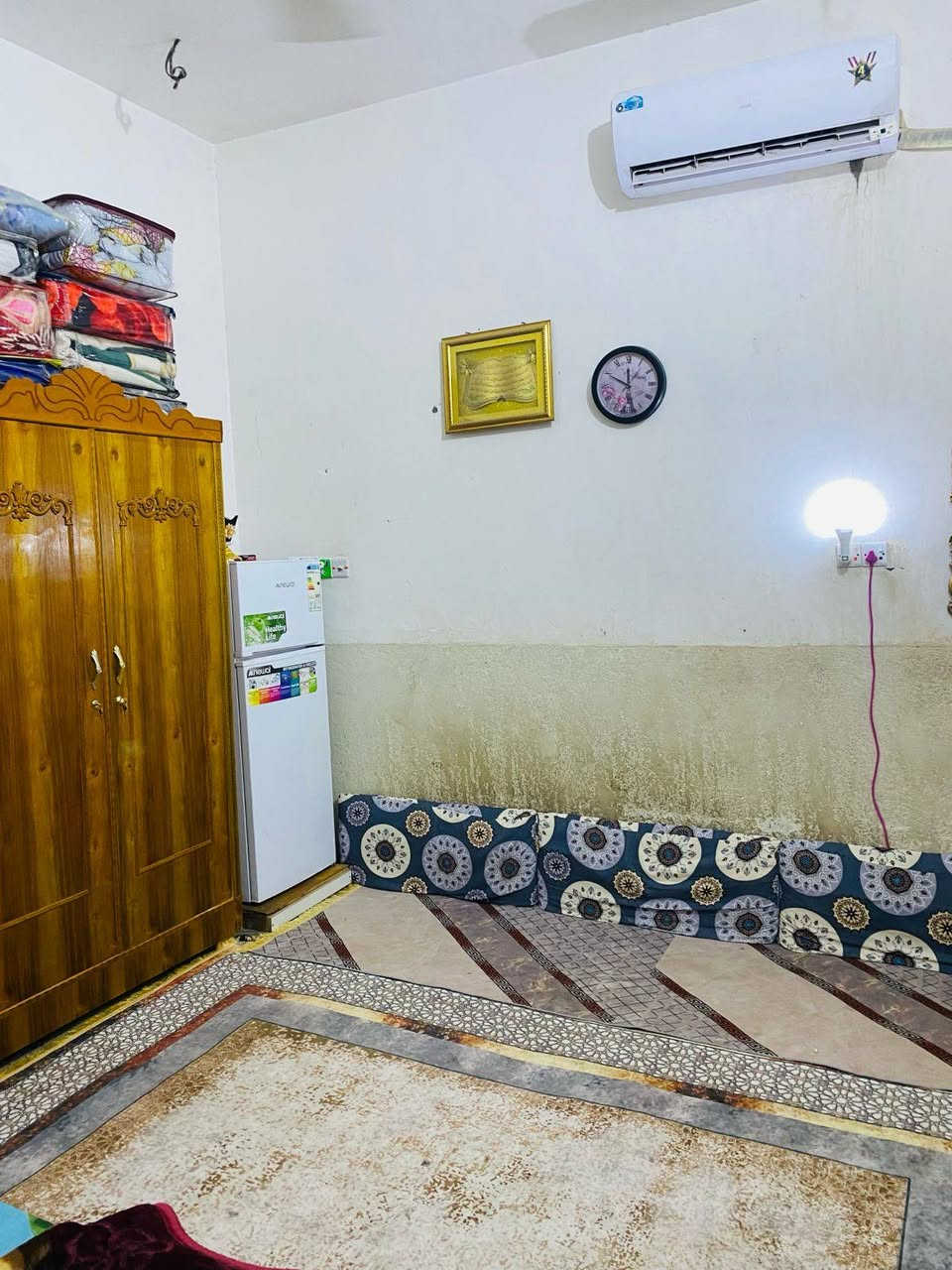 مكتب عقارات احمد الركابي

🟦 بيت طابقين للبيع

🏠 عنوان البيت/ الموحيه قرب دار المسنين🔲 

موقع البيت/ بصف الركن ع شارع 15م  __ و مقابيله شارع 10م✅ 

✅ مساحه__100م__ بيت خلفي 

ط الاول// غرفه صاله صغيره
إستقبال مطبخ صحيات داخلي وخارجي طارمه ومنور⬛ 

🟦 ط الثاني__ غرف نوم 3
غرفتين كاملات بس غرفه وحده ماكامله واصل نص بناء

✅ عرض الدربونه ((متر ونص))

نوع البناء// طابوك عكاده طابق الأول والثاني فرمستون سطح صبابه

⚠️ كافه الخدمات ماي كهرباء مجاري تبليط باب البيت 

اي شخص عنده عقار للبيع يدخل خاص خلال أسبوع ينباع الك✅⚠️ 

اي⚠️ شخص يدور ع بيت كافه العقارات موجوده عنده شقق وحدات سكنيه بيوت مبادره كلشي متوفر يمه 🟣

للاستفسار الاتصال على الرقم *********** واتساب احمد الركابي
