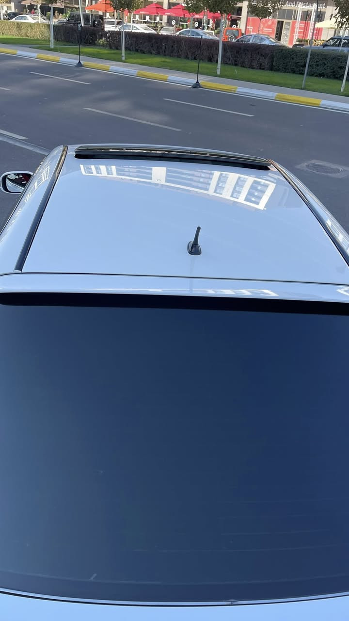 السلام علیکم
کراون شاهینە 

مودیل ٢٠٠٥
شانصی ١٨٢ 

ادوات ادوات

بدون کصە 

بدون ضربە 

واحد قطعە صبوغ یابان

سعر ١١٠ 

مکان سلیمانیە 

***********
