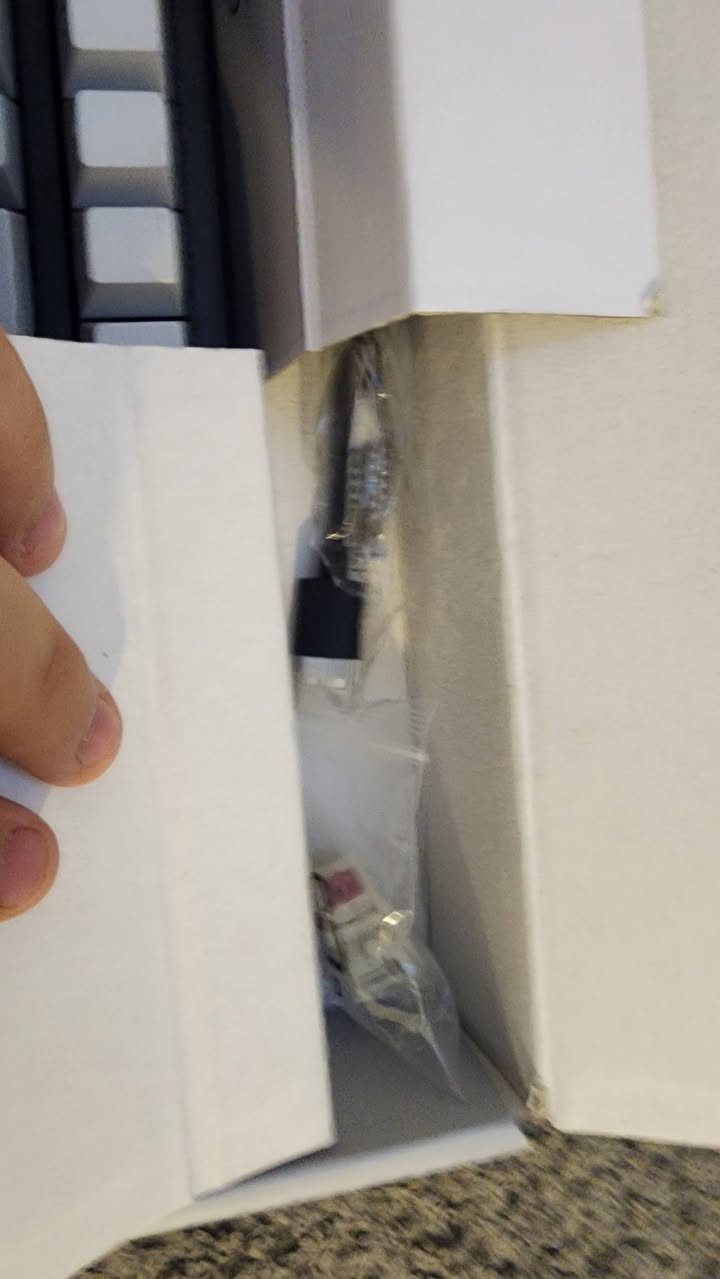 كيبورد اتاك شارك
ب 50 قفل
جديد غير مستخدم
full michanical 
purple swich 
wire wirless bluetooth 
ماعندي توصيل بس اذا تريد مقدمة 5 اثر ينخصم من السعر الكيبورد + اتأكد
الرقم *********** فقط wats
