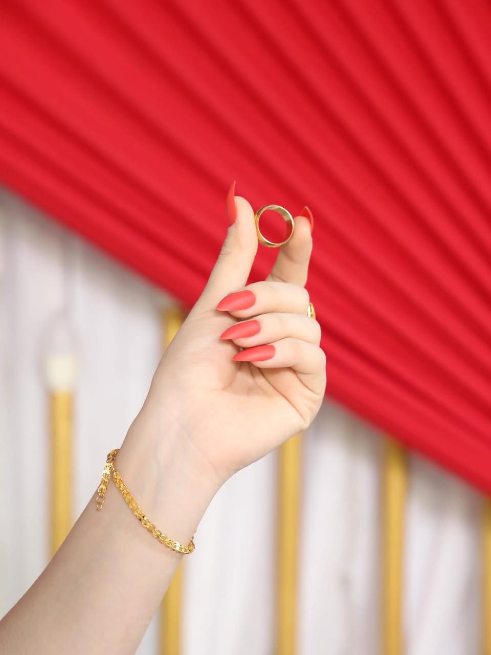 المصوره فرح للحجز والإستفسار المراسله عبر دايركت او ع الرقم ***********💕🤍⚜️
