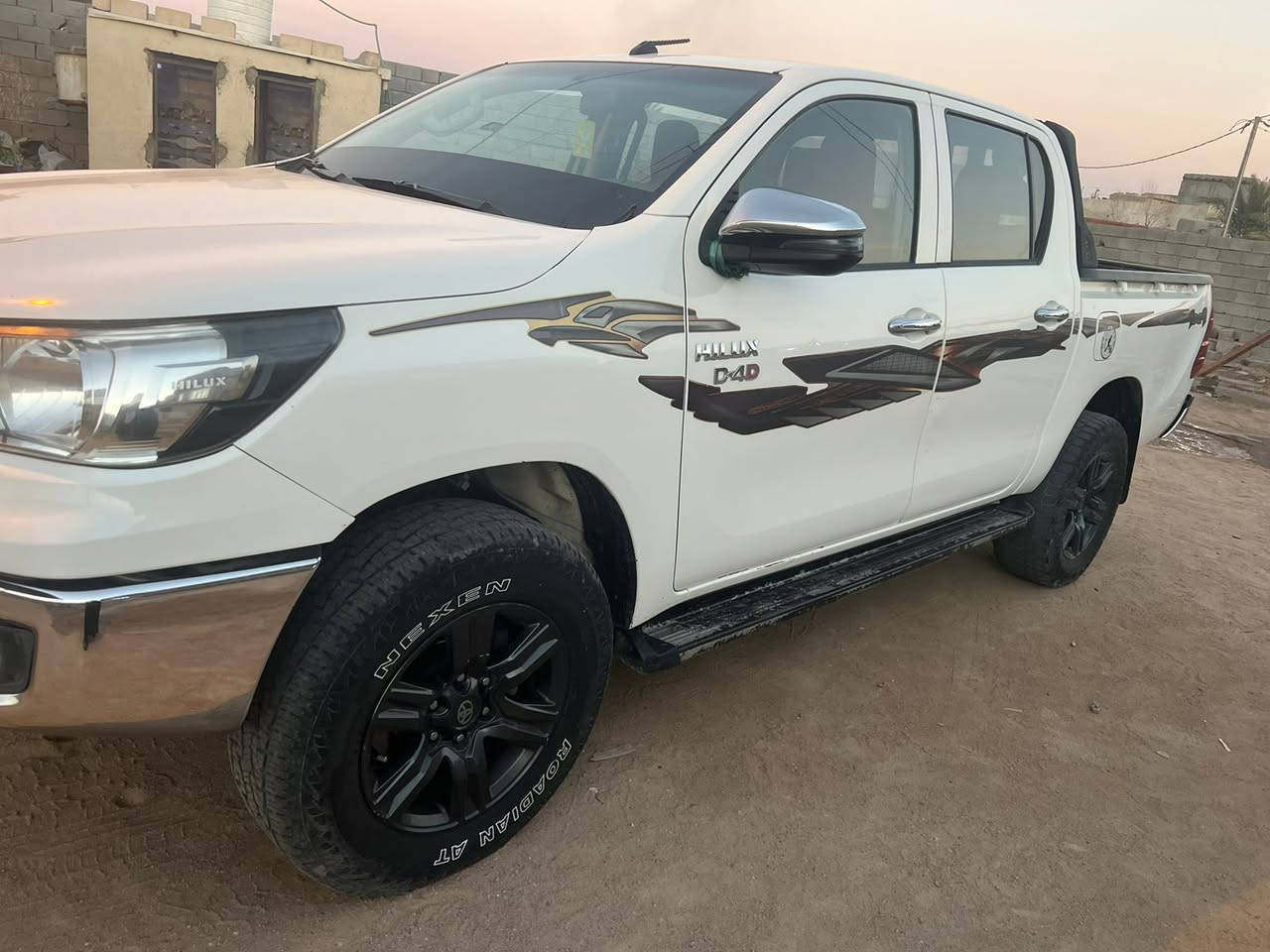 هايلوكس كاز ٢٠١٨ رقم سليمانيه كفاله عامه السعر ١٨٥وبيها مجال رقمي *********** مكاني البصرة
