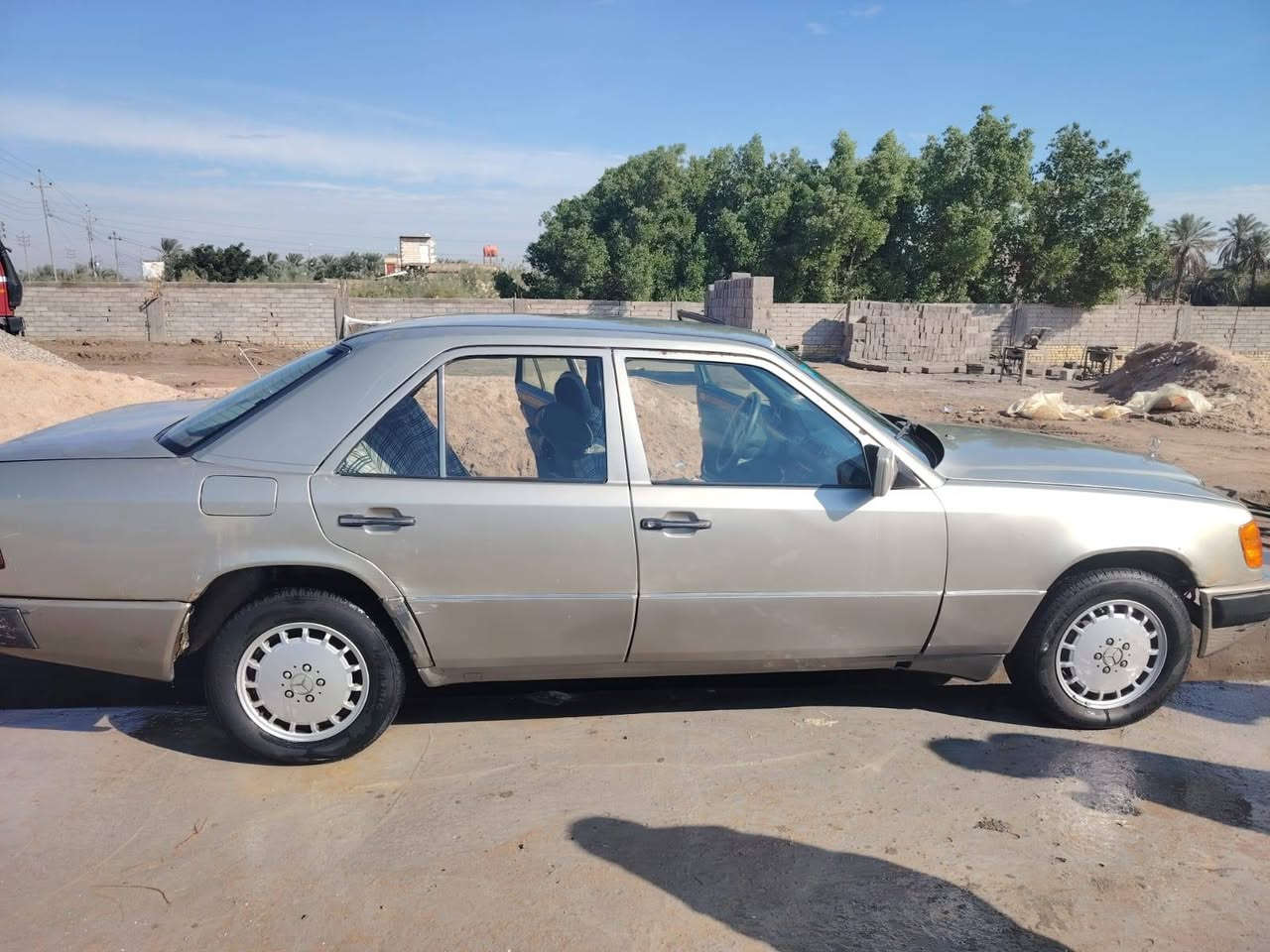 السلام عليكم
للبيع دب موديل 90 محرك ٢٥٠٠ رقم انبار دولي مشروع وطني بأسمي قواعد دبل بيهن خياس معمرات سعر 50/سوق الشيوخ
***********
