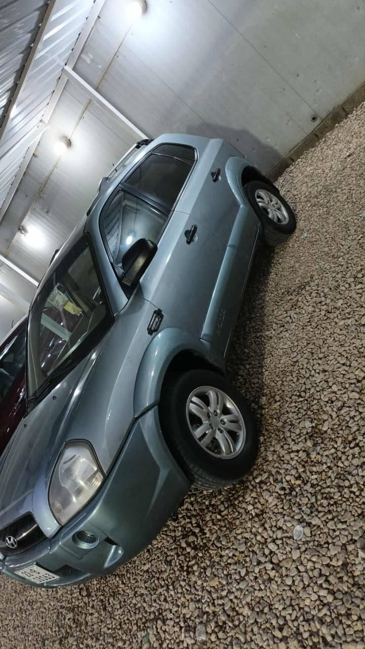 توسانه 2009 رقم اربيل بيه نص البنيد صبغ بدون ضربه وجاملغ امامي بيه شويه صبغ ولباقي كفاله ***********  مكان بصره سعره 10
