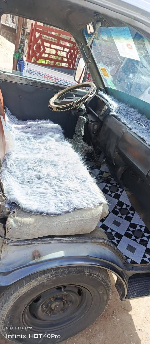 كيا بستا 93 سنوية لل 27 مصفرة هيئة وغرامه راعيها جيراني تحويل مباشر كير محرك كشر حدادية تخم تاير مكفولات دوشمه جديده السعر 37 المكان واسط صويرة 
***********
