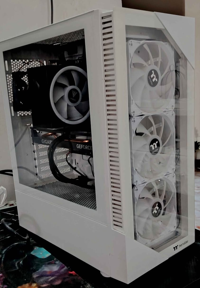 تحية طيبة للجميع 
متوفر تجميعة كيمنك للبيع كيس فقط 
السعر مليون ٧٥ الف

CPU I5 12400F 6 CORE 12 THERADS 
COOLER CPU GAMDIAS RGB 
M. B B760M DS3H DDR4 GAGBAYTE 
GPU RTX 4060 8GB GAGBAYTE X3
RAM 8X2 16GB DDR4 3200MHZ 
POWER 600W PLUS 80 BRONZE 
M. 2 NVME 1TB
CASE WHITE X4 FAN RGB THERMALTAKE 

مكاني موصل توصيل موجود 
للتواصل *********** واتسب موصل, نينوى
