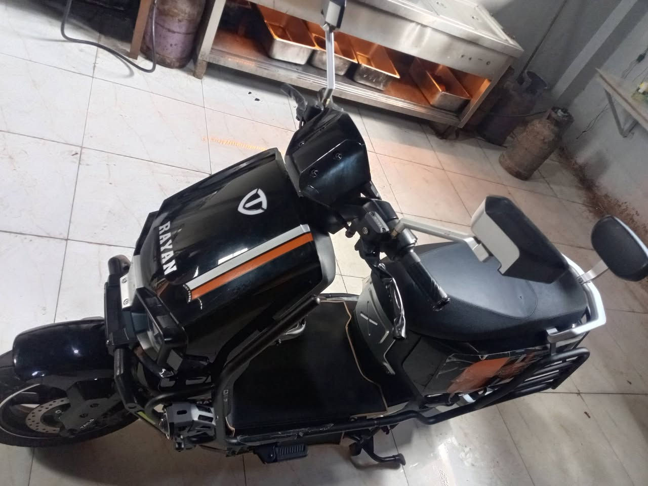 للبيع.. للبيع
دراجة ريان وحش الكون زيرو للبيع
مدرع من كل الاتجاهات 
6 باتري 
ملف 2000
تمشيك 90 كيلو بالشحنه
سرعته 80 حقيقي
نطام شحن تلقائي
نظام p
نظام R
نظام abs
نطام حماية
نظام بصمه
قاطع دورة
تربط على موبايل
تحتوي على شاحنه موبايل
الدراجه كامله شخط مابيه
سعر مليون قفل قفل قفل 
العنوان واسط الصويرة 
الشراي يتصل ***********
