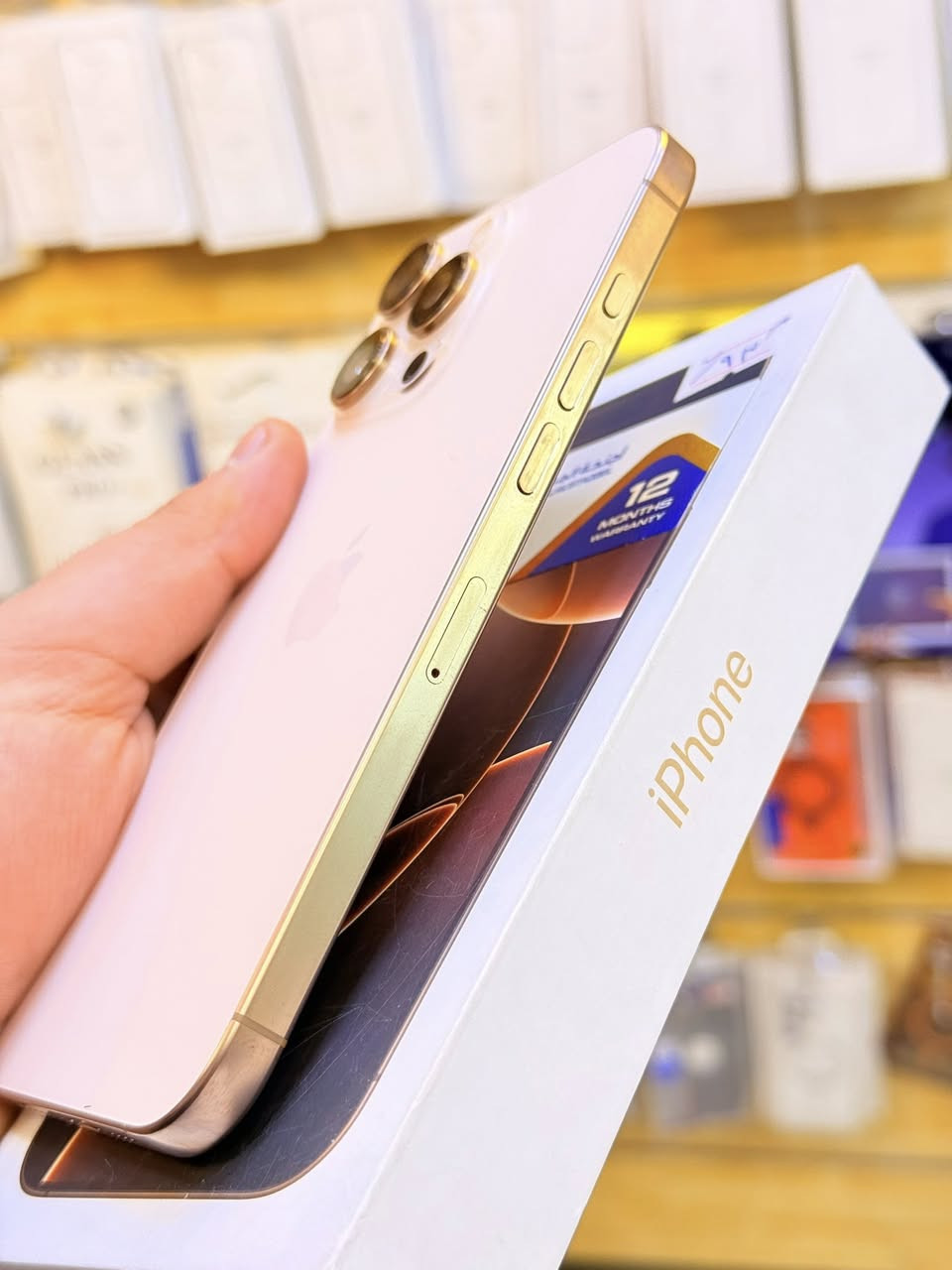 ايفون 16برو ماكس ذاكره 256بطاريه 93‎%‎جهاز اخو جديد زلغ واحد مابي وتر بروف جهاز بمعنه كلامه نضيف هوه جديد سوه دبل سيم كارت لا مفتوح ولا مصلح ملحقات كامله ضمان 5ايام من مركز لوان مميز 
سعر 1275الف قفله من الاخير 
بغداد البياع شارع عشرين مكتب ماستر للمبايل 
***********
