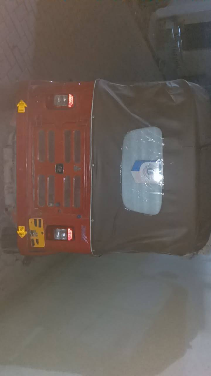 سلام عليكم تكتك رقم وسنويه١٨ تكتك محرك 20 خير من الله بكاني مدينه الصدر ***********
