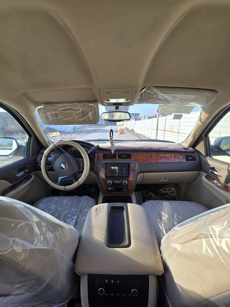 السلام عليكم 
تاهو للبيع موديل 2009 خليجي
السيارة كفالة باسمي السيارة 
مكينه وكير و اكسل كله جديد 
كل الكهربائيات شغاله 
السعر (210) وبيها مجال
العنوان: البصرة ابو الخصيب 
الرقم: ***********
