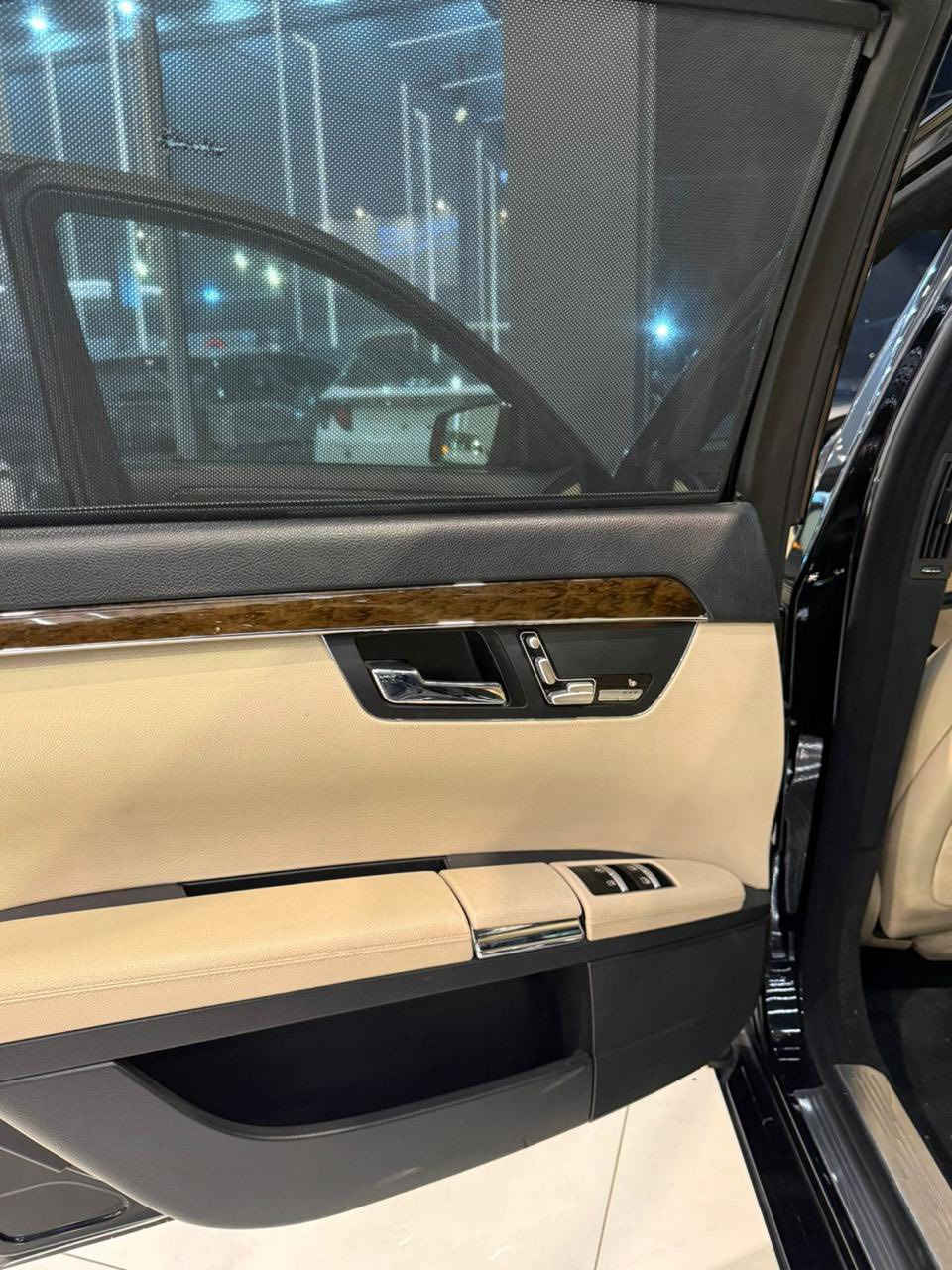 السلام عليكم 
مارسيدس اس 
350 ماشيه 180 الف 
2013 موديل 
كفاله عامه 
رقم التواصل ***********
