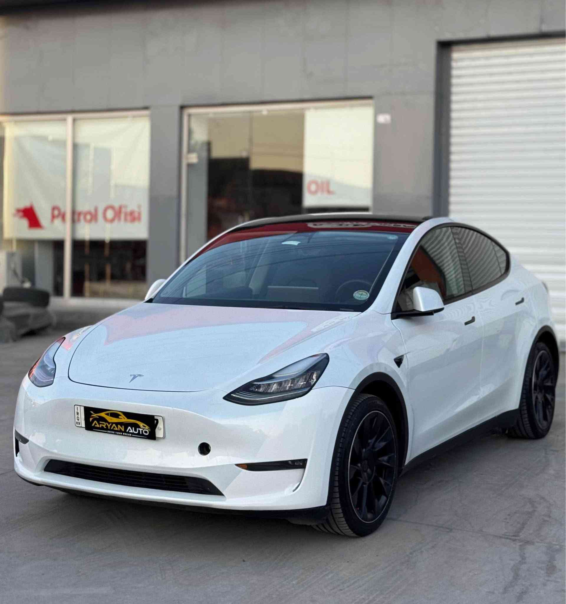 Tesla Model Y Dual motor Long Range
تيسلا y دبل ماتور 
فقط صندوق صبغ 
بدون دواخل بدون ارباك
شوي تعديل جملغ سكن امامي
عداد : ٤٠ مايل
سعر ٢١٥
***********—*********** أربيل, العراق
