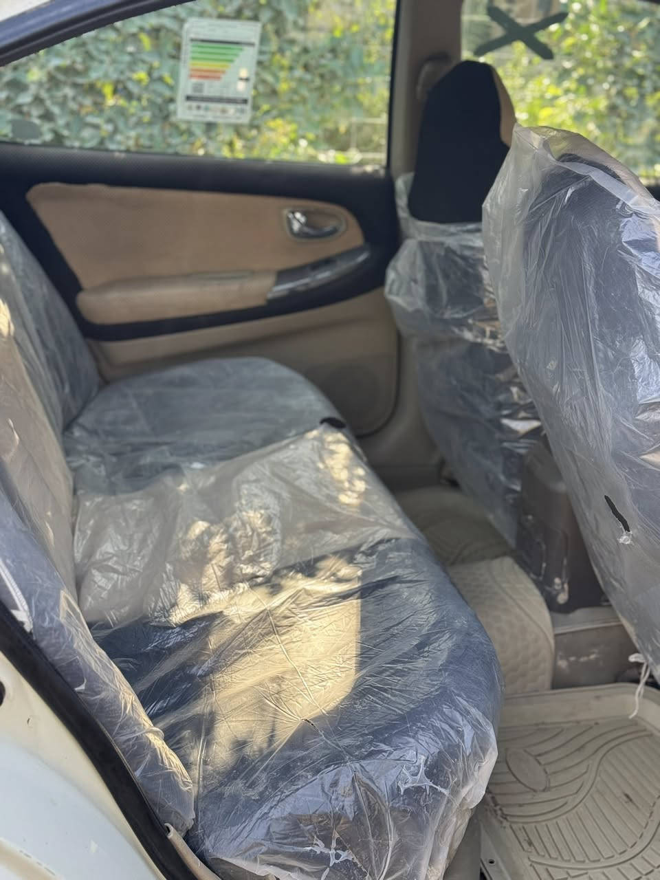 سلام عليكم نيسان مكزمه ٢٠٠١مكفوله من الصبغ مكينه كير حداديه كله جديد غرفته حلوه ما نقصه شي السياره السعر ٥٧بيه مجال رقم ***********
